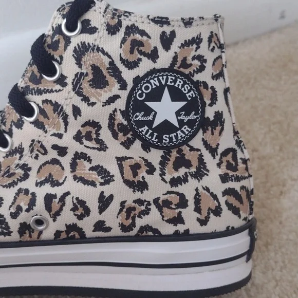 Brand new Women's platform high top Converse cheetah print size 6 - Picture 6 of 7